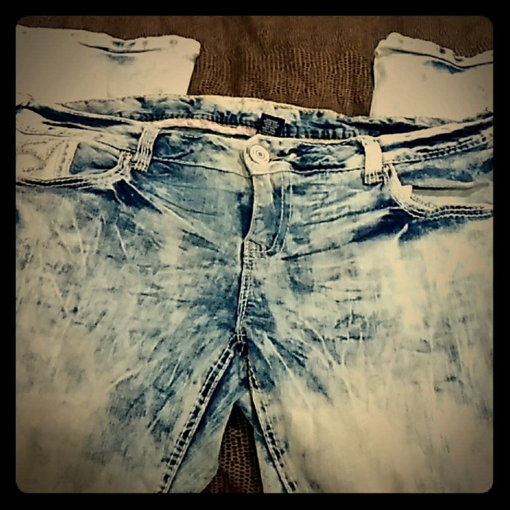 Bleach washed jeans